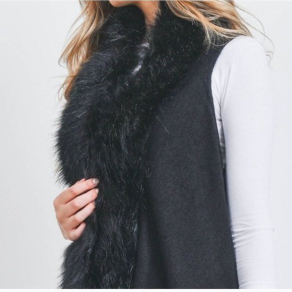 Knit Sweater Vest / Shawl /Cover up with faux fur - Picture 7 of 7